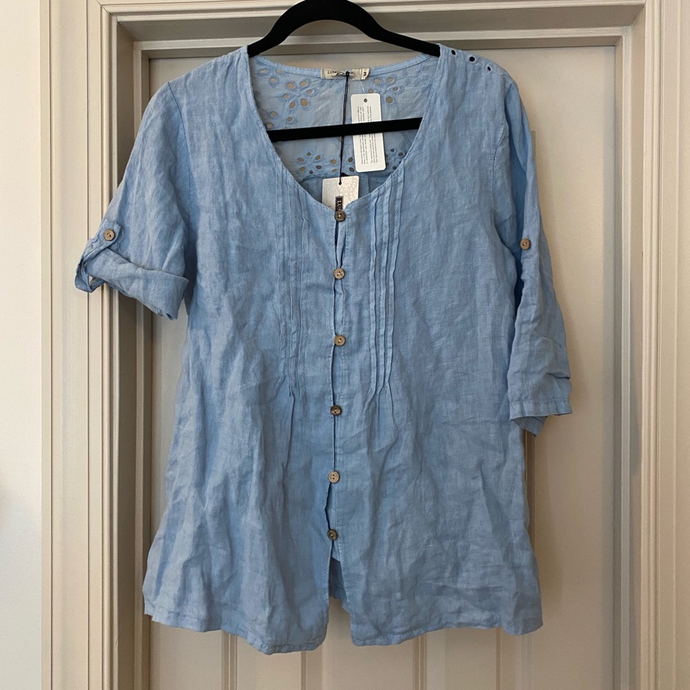Lungo L’Arno NWT Medium Light Blue 100% Linen Button Down top